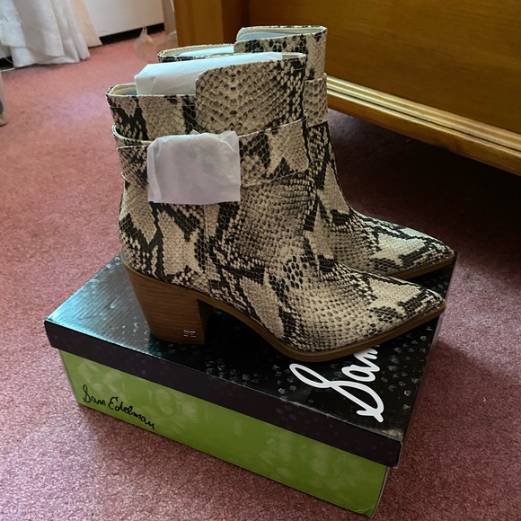 New! Sam Edelman Snakeskin-Embossed Leather Bootie - Picture 6 of 12